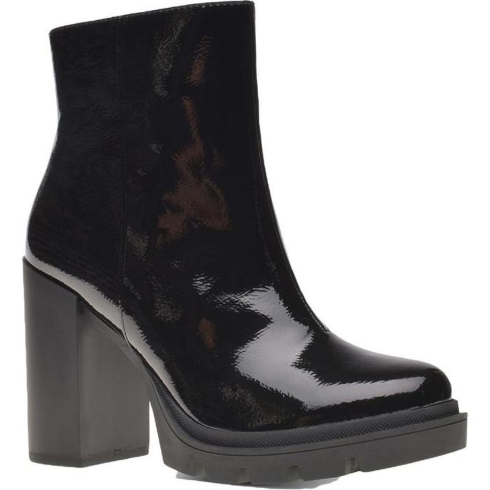 Wild Pair Vanessa Boots | Size 7